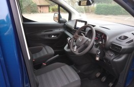 Vauxhall Combo Life XL, front seats